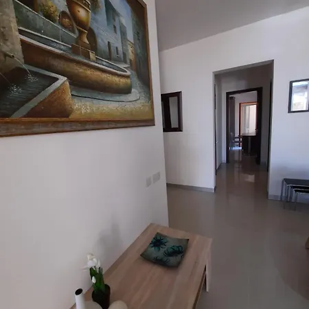 Spacious Poolside With Patio 11a2s Apartment