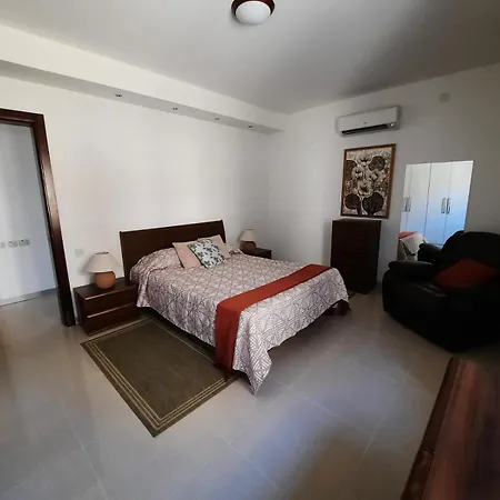 Spacious Poolside With Patio 11a2s Apartment *