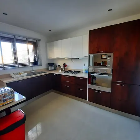 Spacious Poolside With Patio 11a2s Apartment