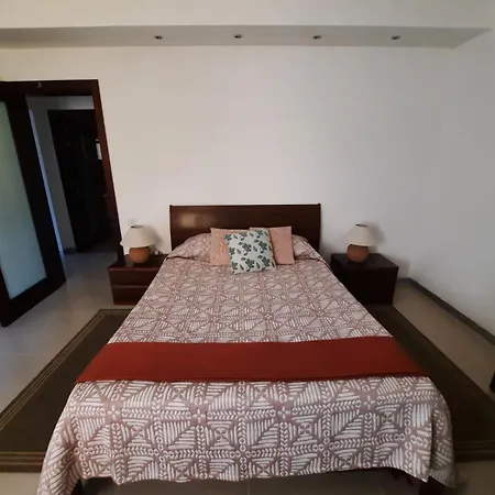 Spacious Poolside With Patio 11a2s Ghajnsielem